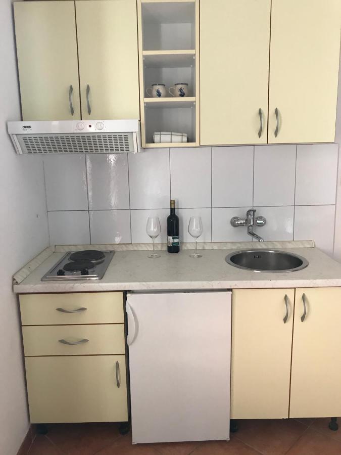 Apartmani Vilma Pakostane Exterior photo